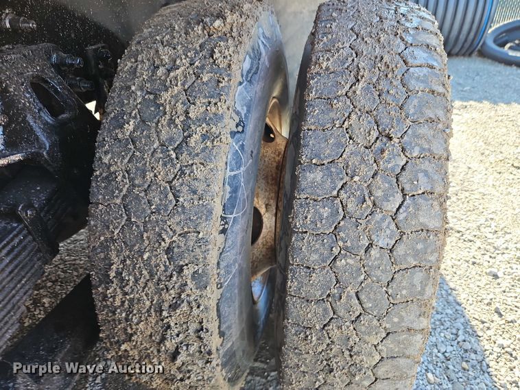 image for item EO7069 1999 Sterling L-Line crane truck