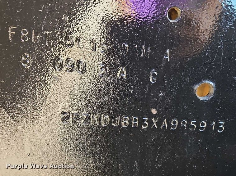 image for item EO7069 1999 Sterling L-Line crane truck