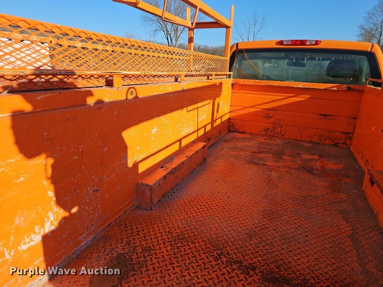 image for item EO7070 2013 Chevrolet Silverado 3500HD utility bed pickup truck