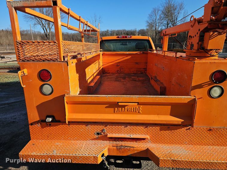 image for item EO7070 2013 Chevrolet Silverado 3500HD utility bed pickup truck
