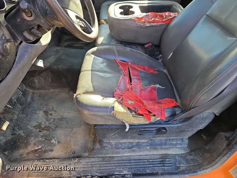 image for item EO7070 2013 Chevrolet Silverado 3500HD utility bed pickup truck