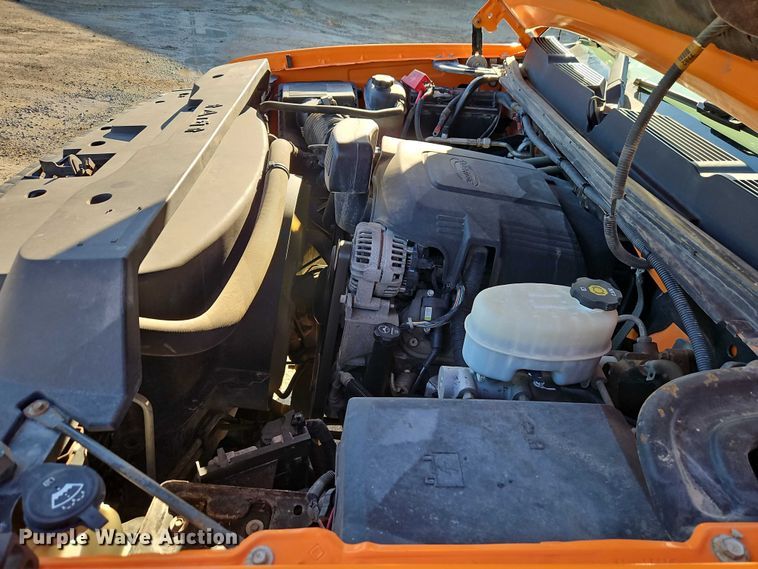 image for item EO7070 2013 Chevrolet Silverado 3500HD utility bed pickup truck