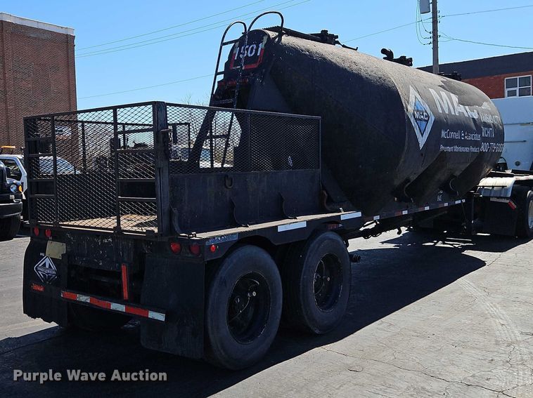 image for item EO7114 1968 Fruehauf asphalt trailer