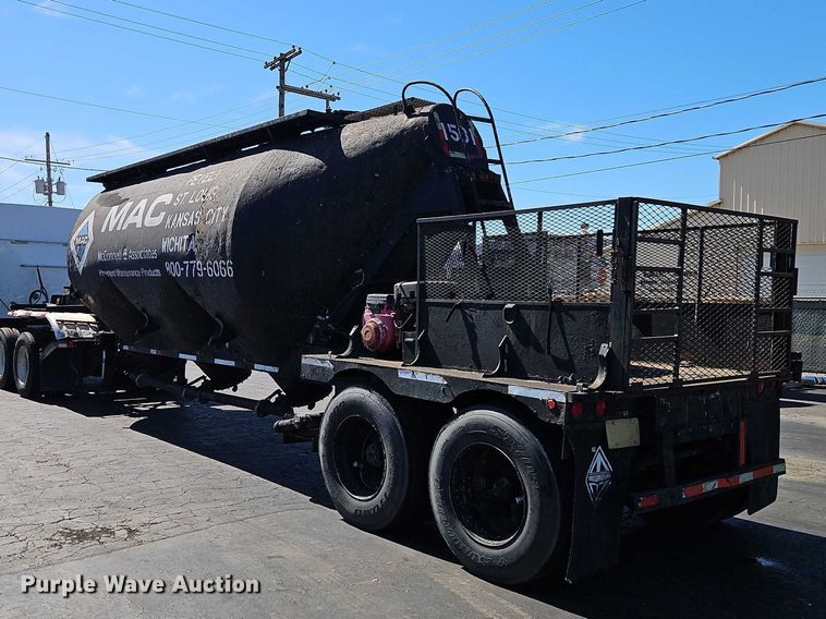 image for item EO7114 1968 Fruehauf asphalt trailer