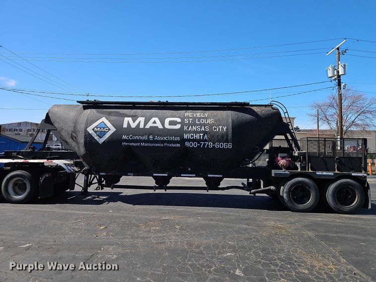 image for item EO7114 1968 Fruehauf asphalt trailer