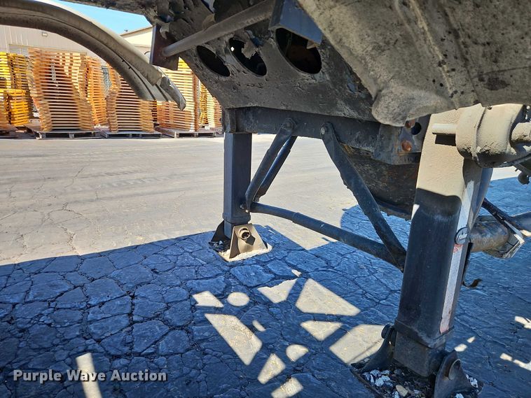 image for item EO7114 1968 Fruehauf asphalt trailer