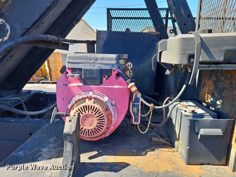 image for item EO7114 1968 Fruehauf asphalt trailer