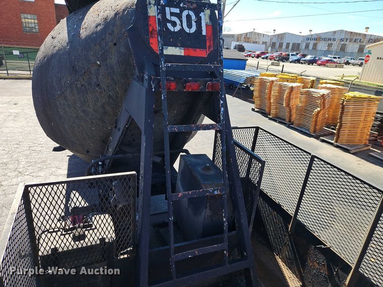 image for item EO7114 1968 Fruehauf asphalt trailer