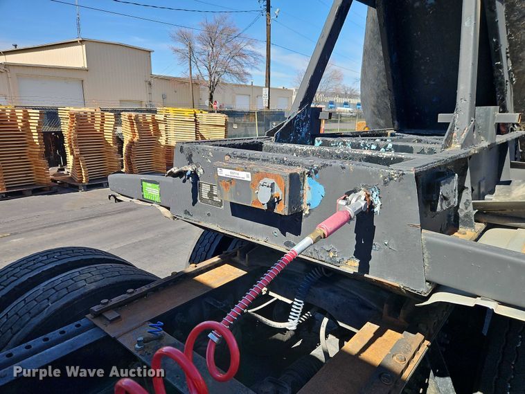 image for item EO7114 1968 Fruehauf asphalt trailer