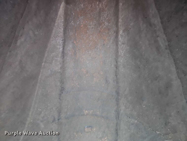 image for item EO7114 1968 Fruehauf asphalt trailer