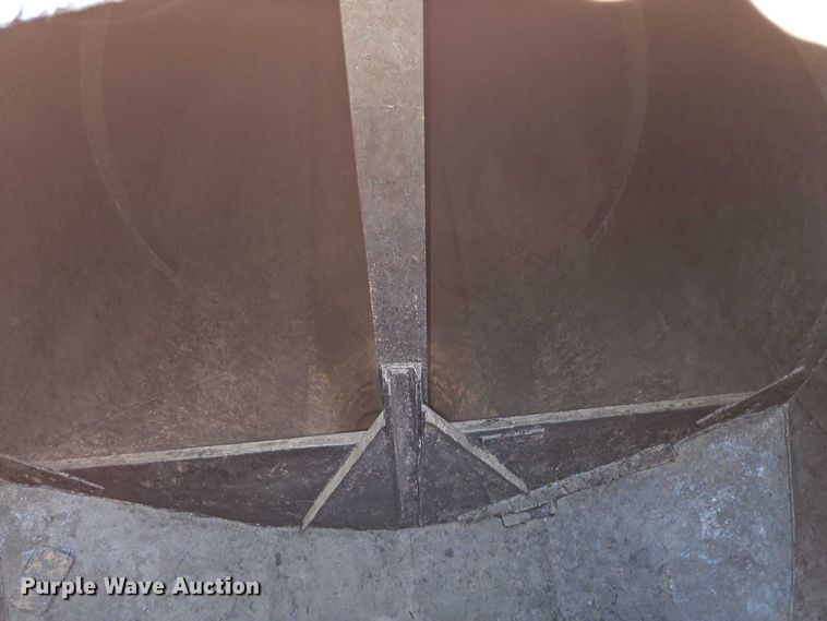 image for item EO7114 1968 Fruehauf asphalt trailer