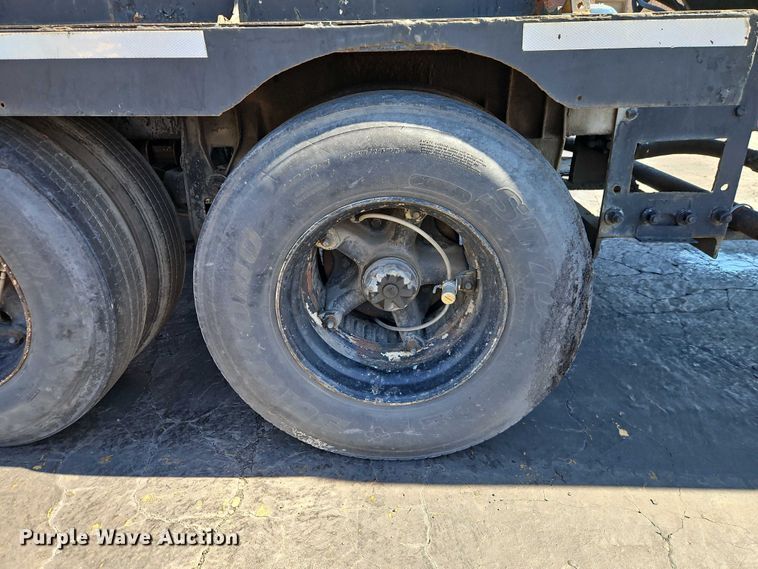 image for item EO7114 1968 Fruehauf asphalt trailer