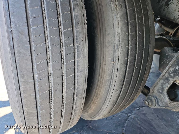 image for item EO7114 1968 Fruehauf asphalt trailer