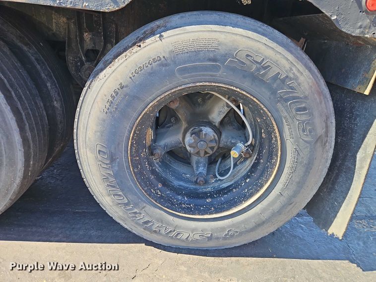 image for item EO7114 1968 Fruehauf asphalt trailer