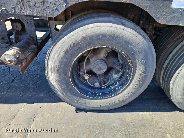 image for item EO7114 1968 Fruehauf asphalt trailer