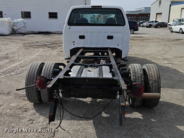 image for item EO7126 2005 Ford F550 Crew Cab truck cab and chassis