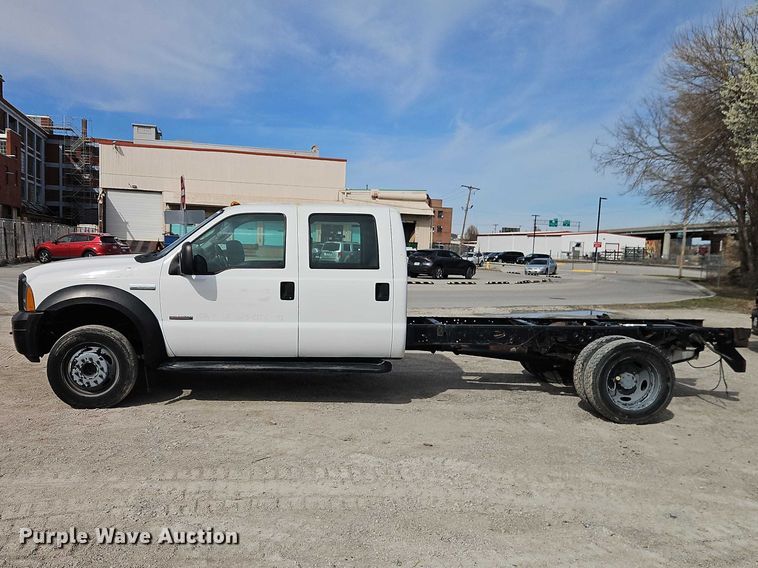 image for item EO7126 2005 Ford F550 Crew Cab truck cab and chassis