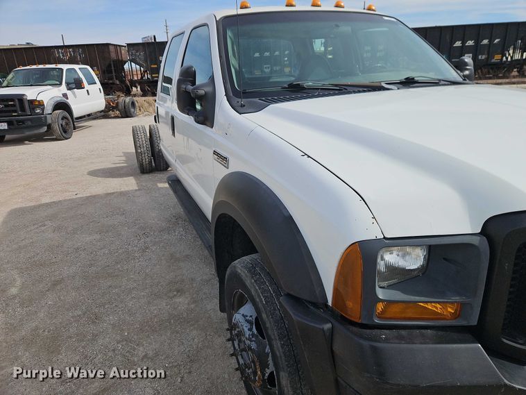 image for item EO7126 2005 Ford F550 Crew Cab truck cab and chassis