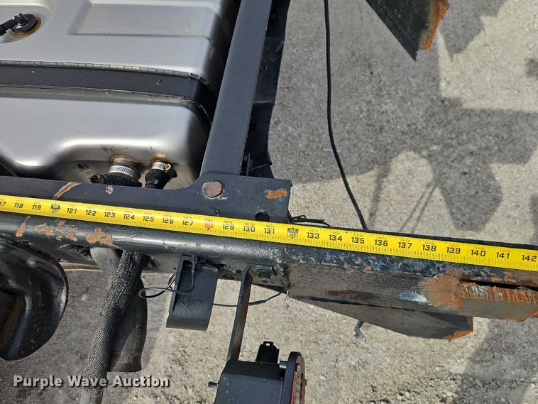 image for item EO7126 2005 Ford F550 Crew Cab truck cab and chassis