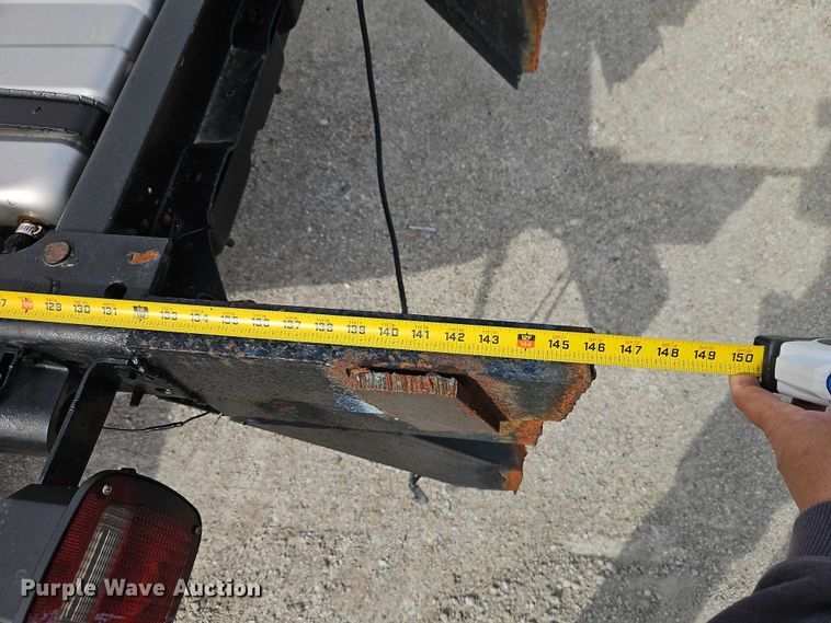 image for item EO7126 2005 Ford F550 Crew Cab truck cab and chassis