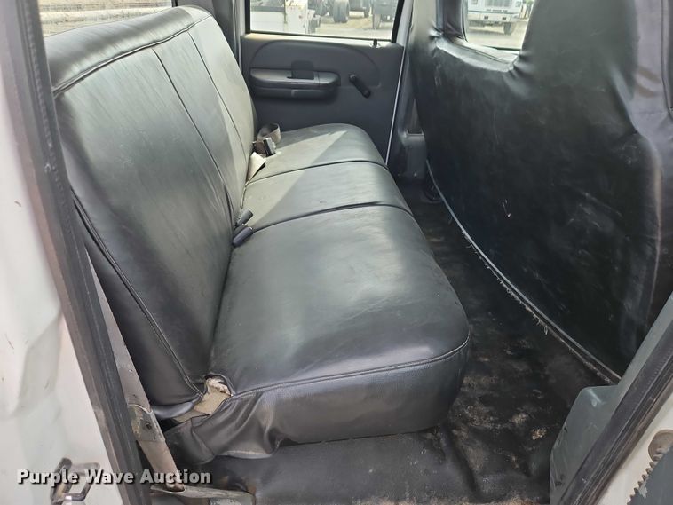 image for item EO7126 2005 Ford F550 Crew Cab truck cab and chassis