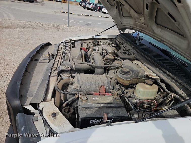 image for item EO7126 2005 Ford F550 Crew Cab truck cab and chassis