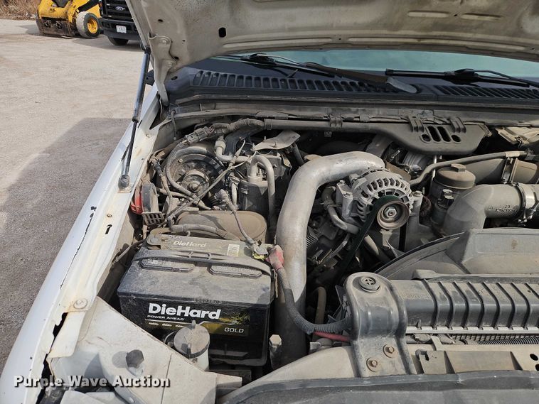 image for item EO7126 2005 Ford F550 Crew Cab truck cab and chassis