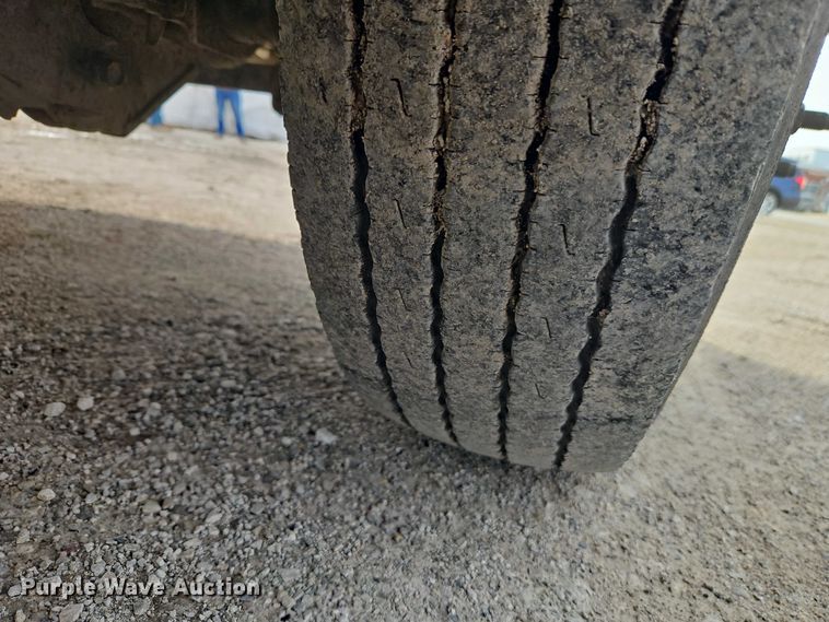 image for item EO7126 2005 Ford F550 Crew Cab truck cab and chassis