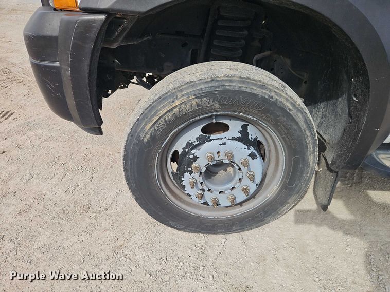 image for item EO7126 2005 Ford F550 Crew Cab truck cab and chassis