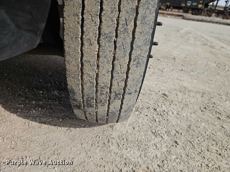 image for item EO7126 2005 Ford F550 Crew Cab truck cab and chassis