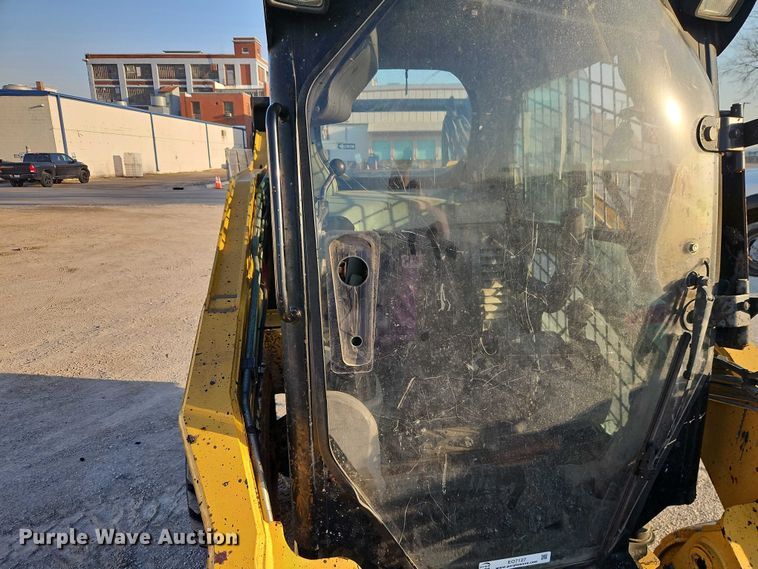 image for item EO7127 2011 Caterpillar 272C skid steer loader