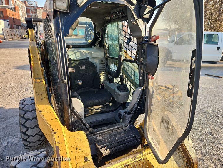 image for item EO7127 2011 Caterpillar 272C skid steer loader