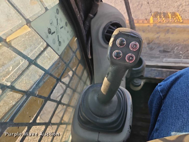 image for item EO7127 2011 Caterpillar 272C skid steer loader