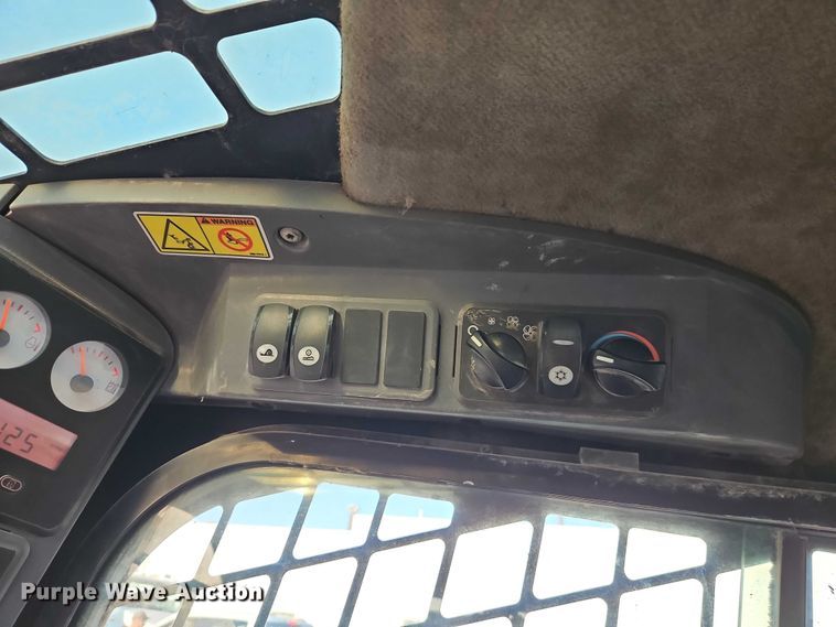 image for item EO7127 2011 Caterpillar 272C skid steer loader