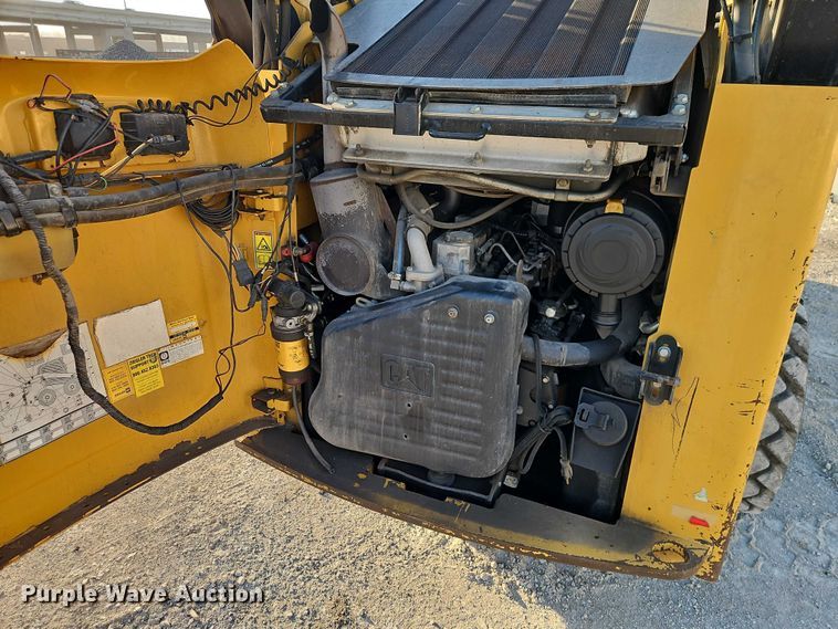 image for item EO7127 2011 Caterpillar 272C skid steer loader