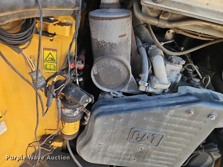 image for item EO7127 2011 Caterpillar 272C skid steer loader