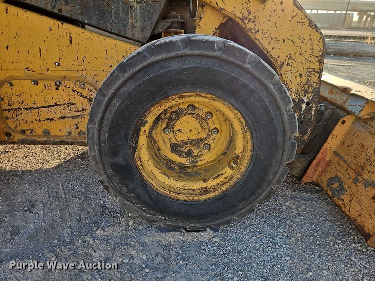 image for item EO7127 2011 Caterpillar 272C skid steer loader