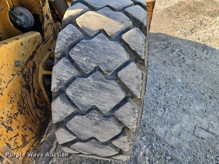 image for item EO7127 2011 Caterpillar 272C skid steer loader