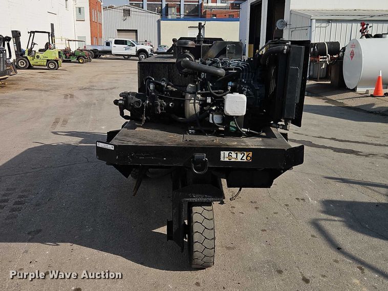 image for item EO7129 Neal DA850 seal coat machine