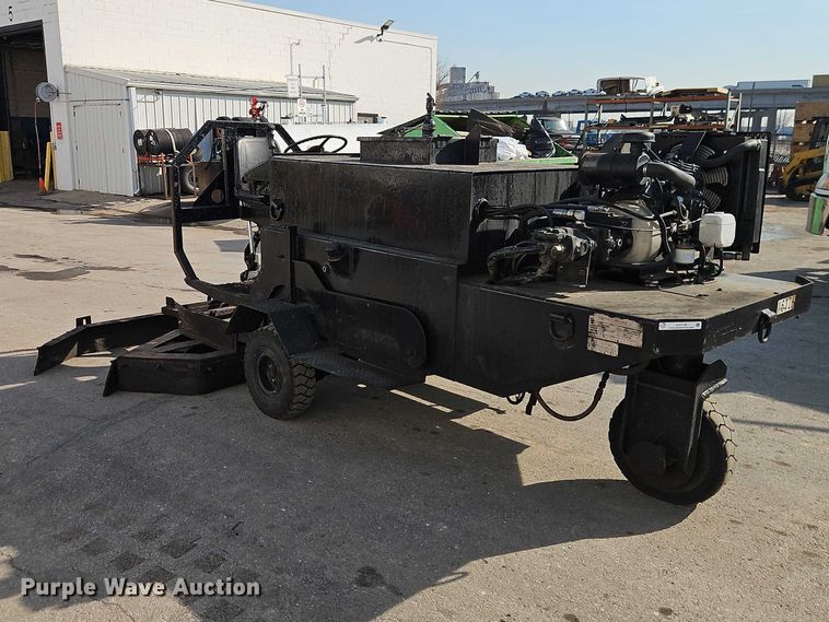 image for item EO7129 Neal DA850 seal coat machine