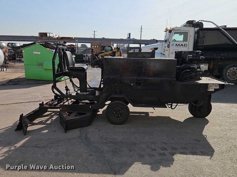 image for item EO7129 Neal DA850 seal coat machine