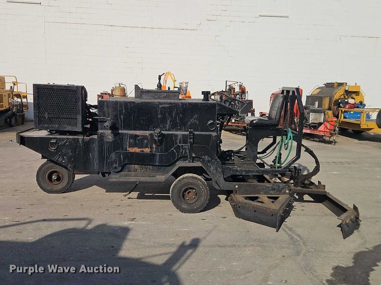 image for item EO7129 Neal DA850 seal coat machine