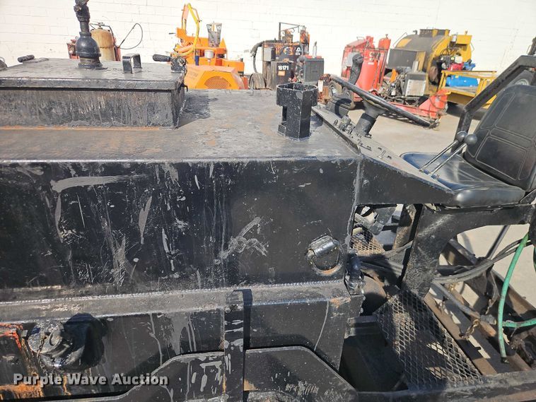 image for item EO7129 Neal DA850 seal coat machine