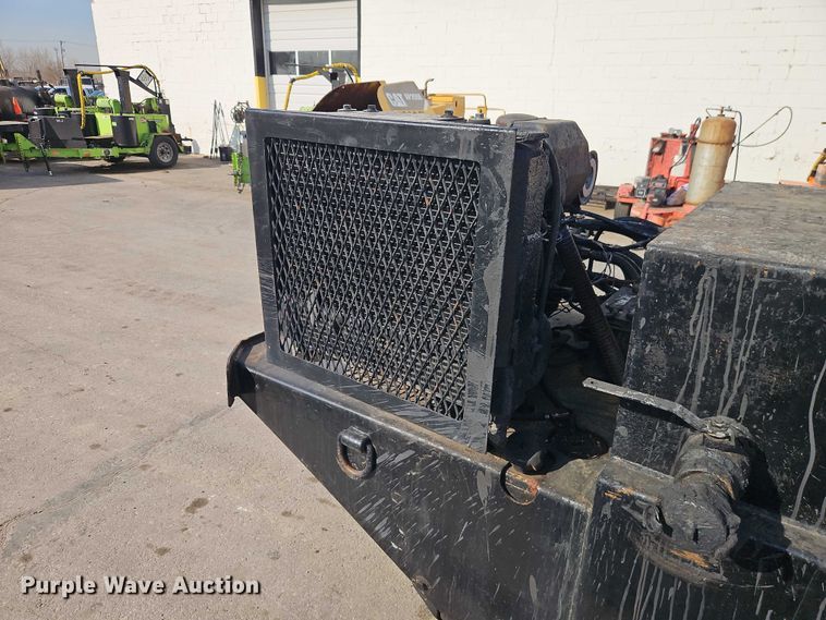 image for item EO7129 Neal DA850 seal coat machine