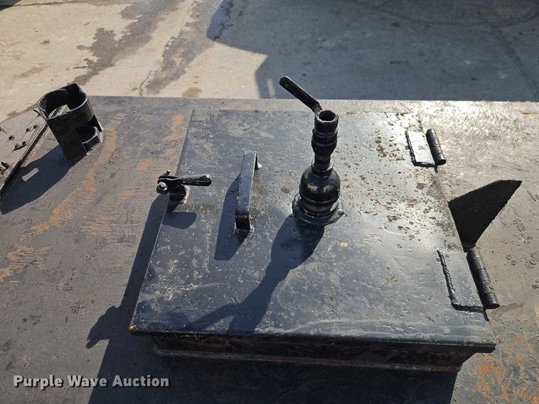 image for item EO7129 Neal DA850 seal coat machine