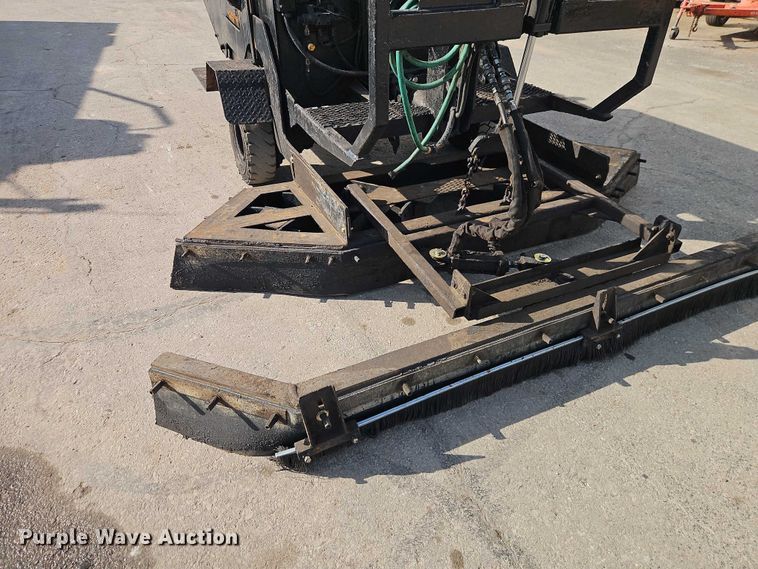 image for item EO7129 Neal DA850 seal coat machine