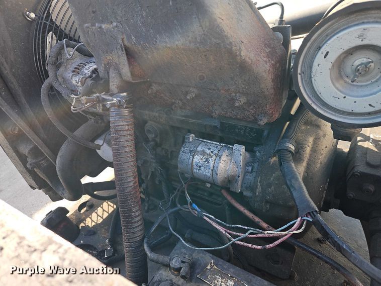 image for item EO7129 Neal DA850 seal coat machine