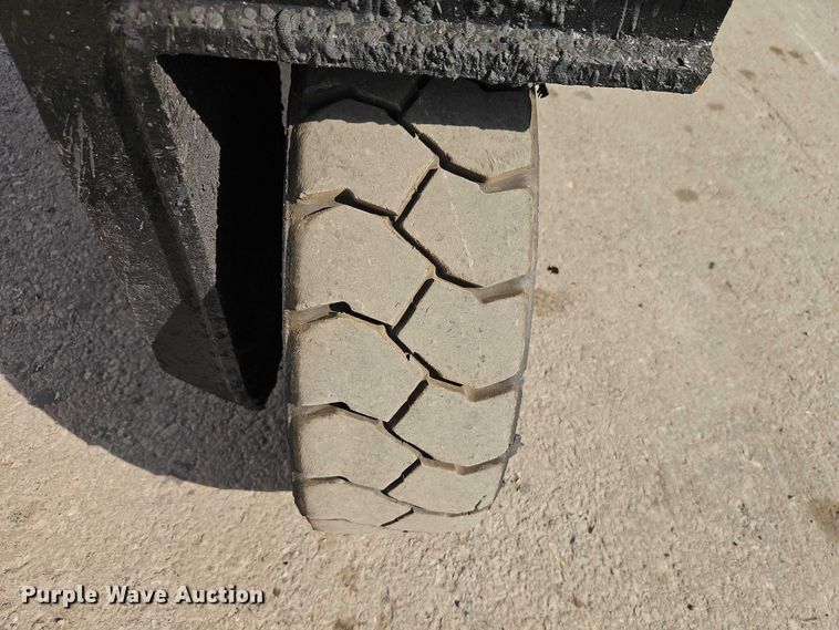 image for item EO7129 Neal DA850 seal coat machine