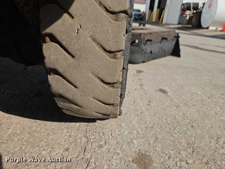 image for item EO7129 Neal DA850 seal coat machine