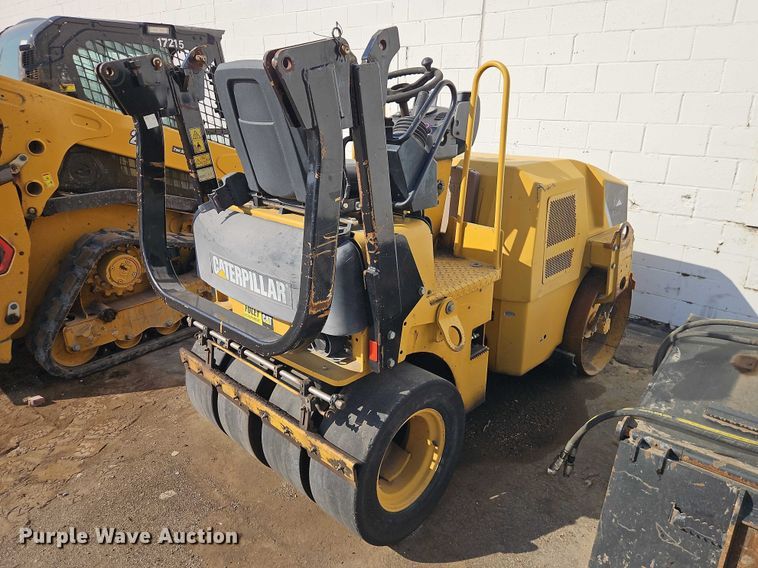 image for item EO7130 Caterpillar CC24 double drum roller